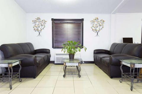 Days Inn by Wyndham Virginia Beach Town Center Hotel in Norfolk