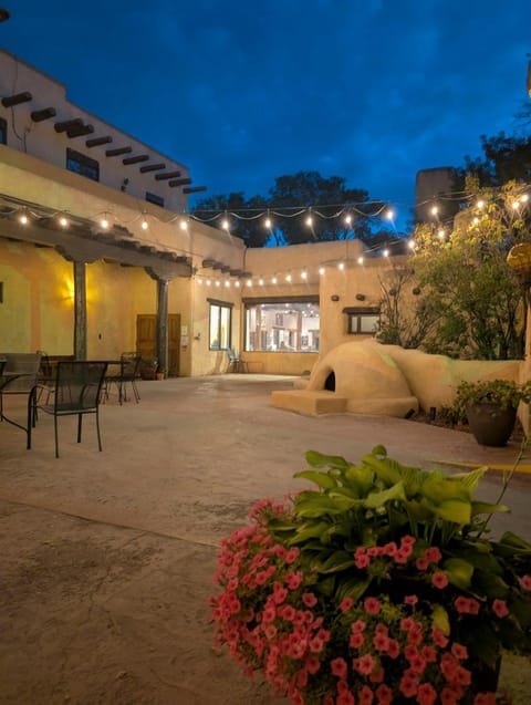 Sagebrush Inn & Suites Hotel in Ranchos De Taos