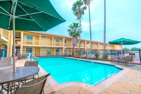 La Quinta Inn by Wyndham Clute Lake Jackson Hotel in Lake Jackson