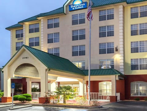 Days Inn & Suites by Wyndham Tucker/Northlake Hotel in Tucker