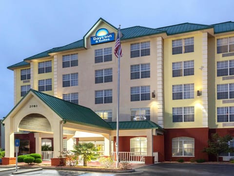 Days Inn & Suites by Wyndham Tucker/Northlake Hotel in Tucker