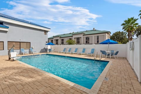 Days Inn & Suites by Wyndham Lakeland Hotel in Lakeland