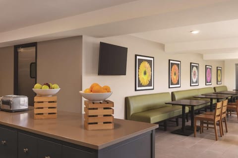 Country Inn & Suites by Radisson, Monona - Madison East Hotel in Madison