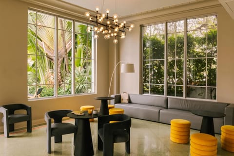 Kenmore Village Hotel, South Beach Hotel in Flamingo Lummus