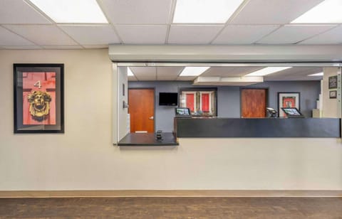 Extended Stay America Select Suites - Chicago - Downers Grove Hotel in Downers Grove