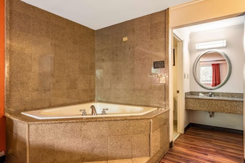 Motel 6 Gatlinburg, TN - Smoky Mountains Hotel in Gatlinburg