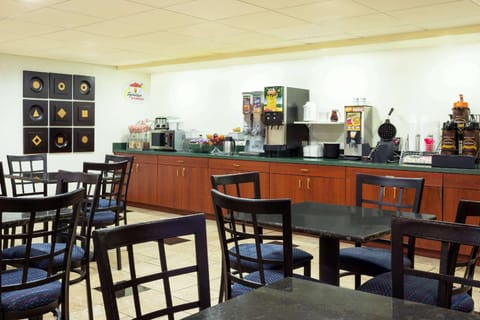 Rodeway Inn & Suites Chandler - Phoenix South I-10 Hotel in Chandler