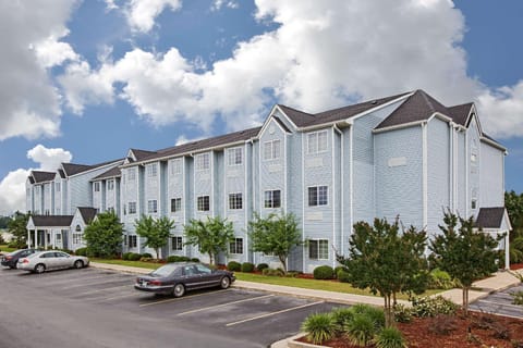 Microtel Inn & Suites by Wyndham Meridian Hotel in Meridian
