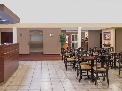 Microtel Inn & Suites by Wyndham Meridian Hotel in Meridian