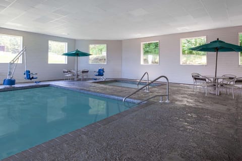 AmericInn by Wyndham Petoskey Hotel in Petoskey