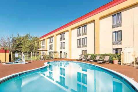 La Quinta Inn & Suites Hotel in San Leandro