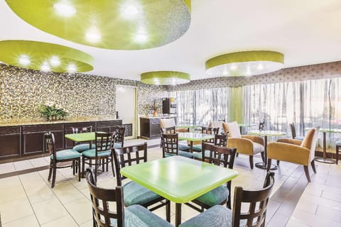 La Quinta Inn & Suites Hotel in San Leandro