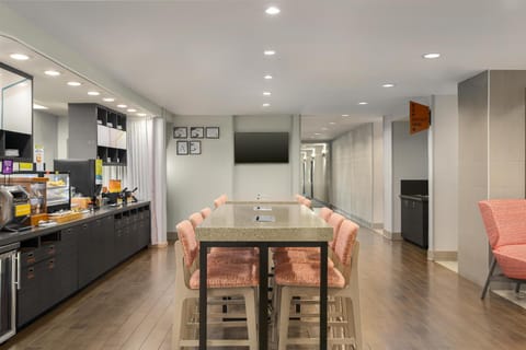 Home2 Suites by Hilton Biloxi North/D'Iberville Hotel in Biloxi