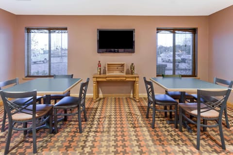 Super 8 by Wyndham Cloverdale IN Hotel in Indiana