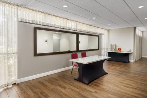 Courtyard by Marriott Orlando Lake Buena Vista at Vista Centre Hotel in Orlando