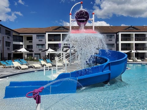 Swimming pool [kids]