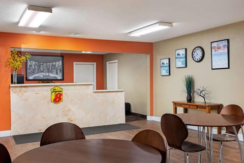 Super 8 By Wyndham Brookhaven Hotel in Mississippi