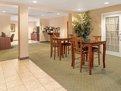 Microtel Inn & Suites by Wyndham Bellevue Hotel in Bellevue
