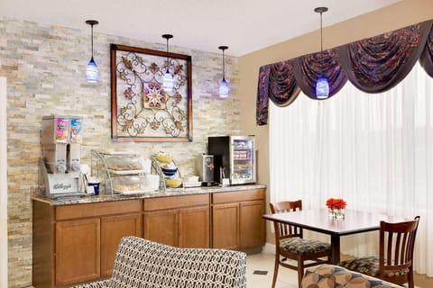 Days Inn by Wyndham Columbus Hotel in Columbus