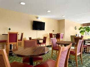Days Inn & Suites by Wyndham Lafayette IN Hotel in Lafayette