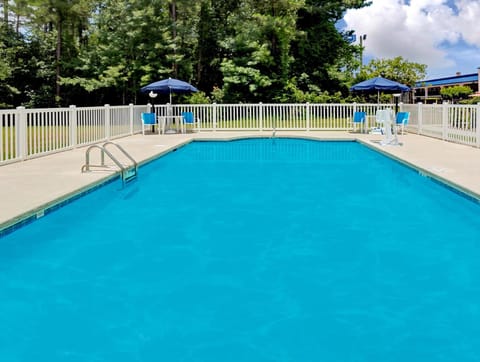 Microtel Inn & Suites by Wyndham Walterboro Hotel in Walterboro