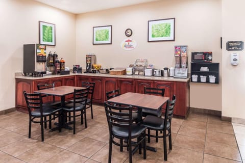 Super 8 By Wyndham Rolla Hotel in Rolla