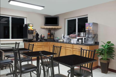 Super 8 by Wyndham Latham/Albany Airport Hotel in Latham