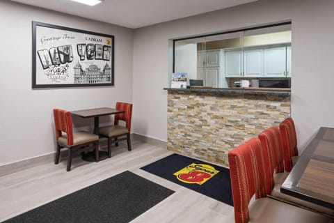 Super 8 by Wyndham Latham/Albany Airport Hotel in Latham