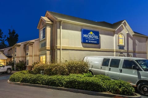 Microtel Inn & Suites by Wyndham Auburn Hotel in Auburn