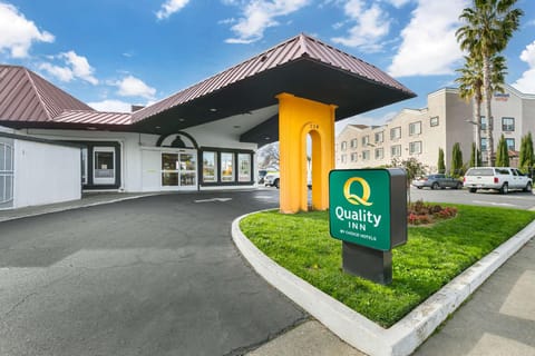 Quality Inn & Suites Sacramento Downtown Area Hotel in Sacramento