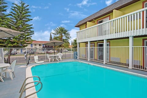 Quality Inn & Suites Sacramento Downtown Area Hotel in Sacramento