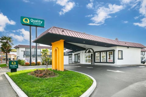 Quality Inn & Suites Sacramento Downtown Area Hotel in Sacramento