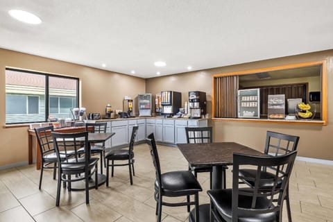 Super 8 By Wyndham La Crosse Hotel in La Crosse