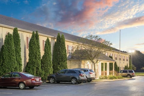 Super 8 Maumee/Toledo, OH Hotel in Maumee