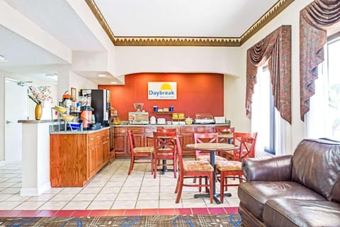 Days Inn by Wyndham Covington Hotel in Tennessee