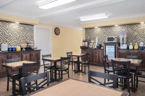 Days Inn by Wyndham Macon I-475 Hotel in Macon