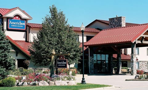 AmericInn by Wyndham Oswego Hotel in Aurora
