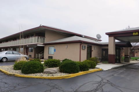 Days Inn by Wyndham Plainfield Hotel in Plainfield