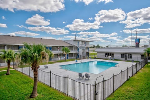 Studio 6  Rosenberg, TX Inn in Rosenberg