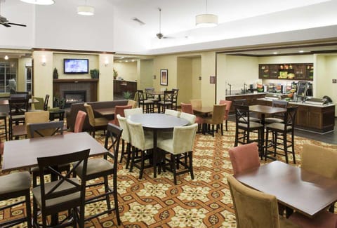 Homewood Suites by Hilton Fresno Airport/Clovis Hotel in Clovis