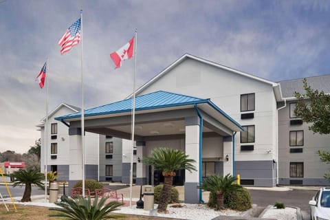 Baymont by Wyndham Pooler/Savannah Hotel in Pooler