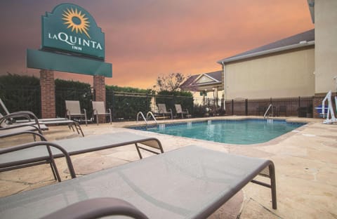 La Quinta Inn by Wyndham Calhoun South I-75 Hotel in Calhoun