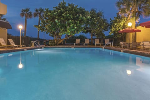 La Quinta Inn & Suites by Wyndham Cocoa Beach Oceanfront Hotel in Cocoa Beach