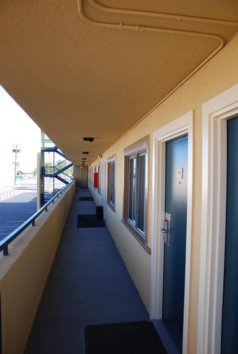 Travelodge by Wyndham San Diego SeaWorld Hotel in Point Loma