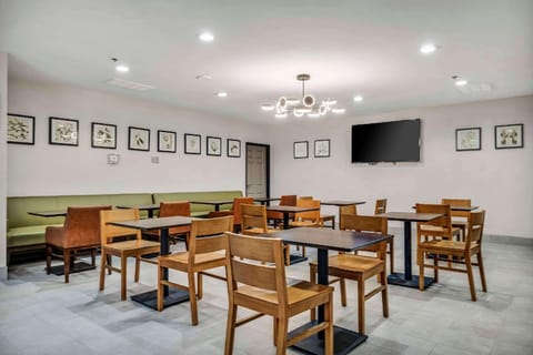 Country Inn & Suites by Radisson, Oklahoma City at Northwest Expressway, OK Hotel in Oklahoma City