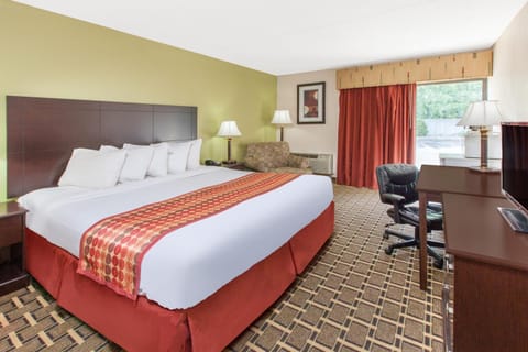 Days Inn & Suites by Wyndham Madison Heights MI Hotel in Madison Heights
