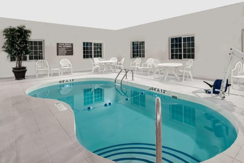 Microtel Inn & Suites by Wyndham Williston Hotel in Williston