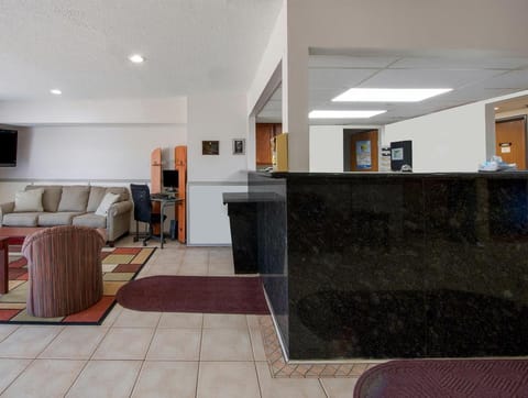 Super 8 By Wyndham College Station Hotel in College Station