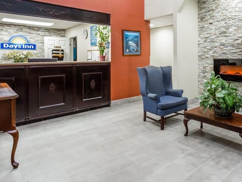 Days Inn by Wyndham Hendersonville Hotel in Hendersonville