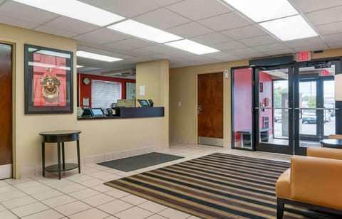 Extended Stay America Suites - Detroit - Madison Heights Hotel in Madison Heights
